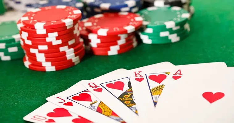 Trải Nghiệm Chơi Poker Tại V9WIN: Cơ Hội Kiếm Tiền Khủng